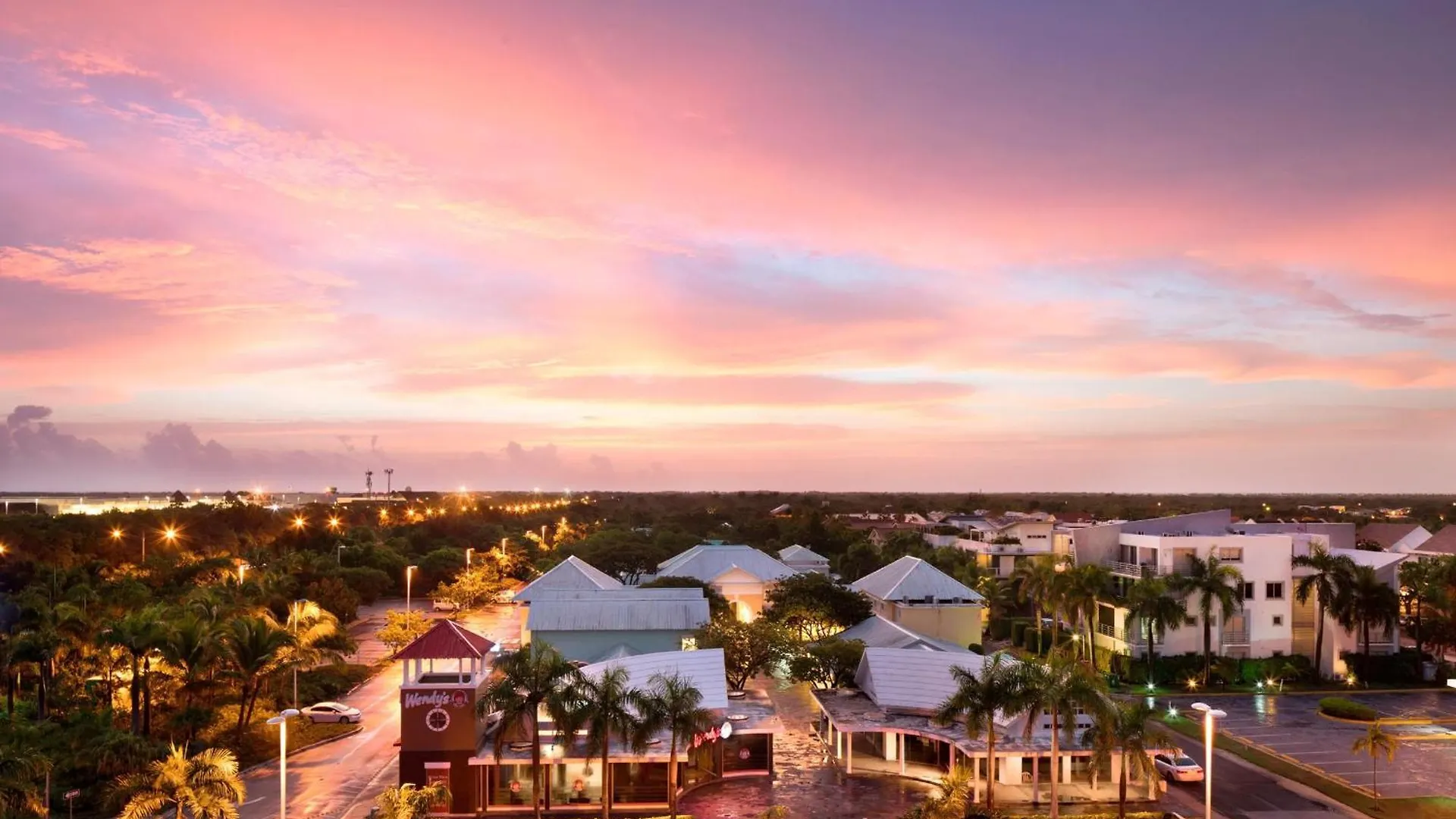 Four Points By Sheraton Punta Cana 4*,