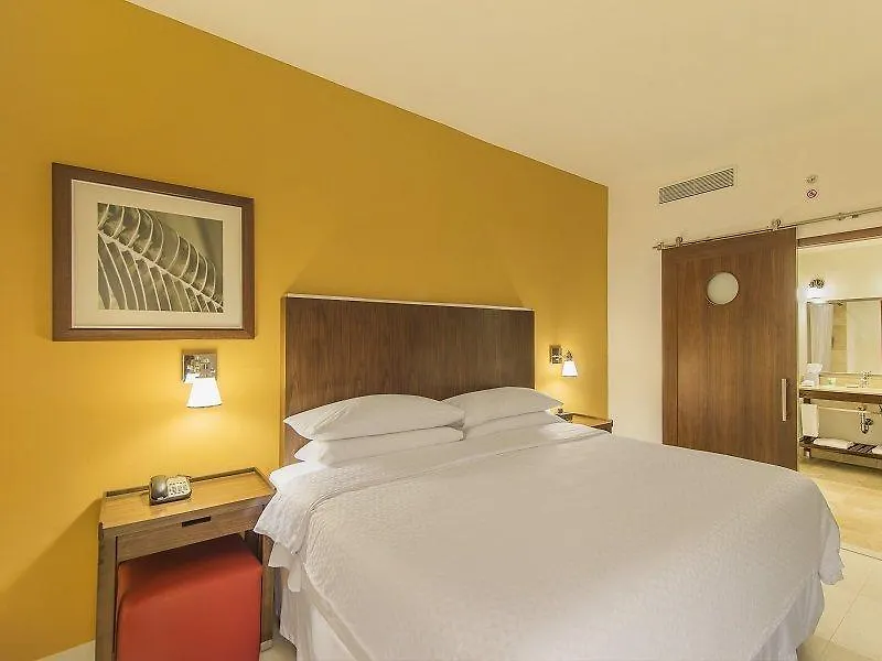 Four Points By Sheraton Punta Cana 4*,